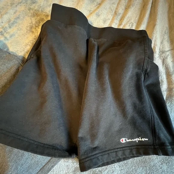 Men’s champion shorts - Picture 2 of 7